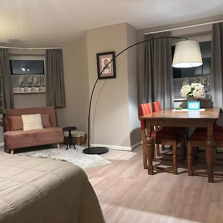 Gemuetliche Ferienwohnung, See- Und Stadtnah Alloggio in famiglia Schwerin (Mecklenburg-Vorpommern)