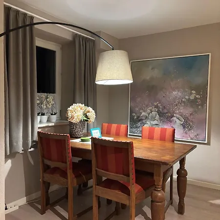 Gemuetliche Ferienwohnung, See- Und Stadtnah Alloggio in famiglia *