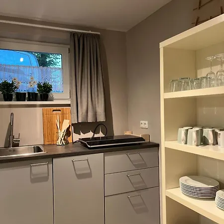Gemuetliche Ferienwohnung, See- Und Stadtnah Homestay szállás Schwerin
