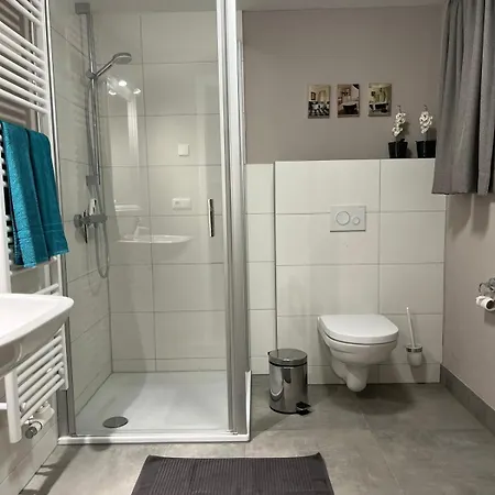 Gemuetliche Ferienwohnung, See- Und Stadtnah Alloggio in famiglia