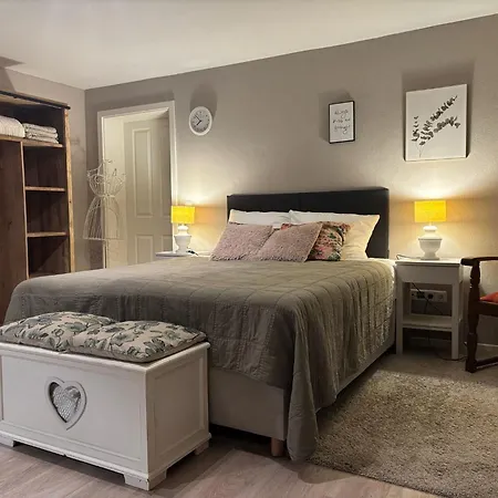 Gemuetliche Ferienwohnung, See- Und Stadtnah * Schwerin (Mecklenburg-Vorpommern)
