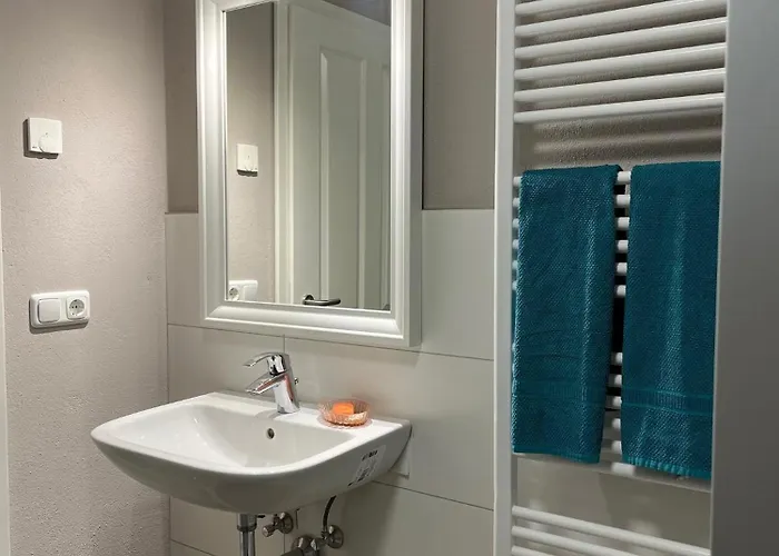 Gemütliche Ferienwohnung, See- Und Stadtnah *